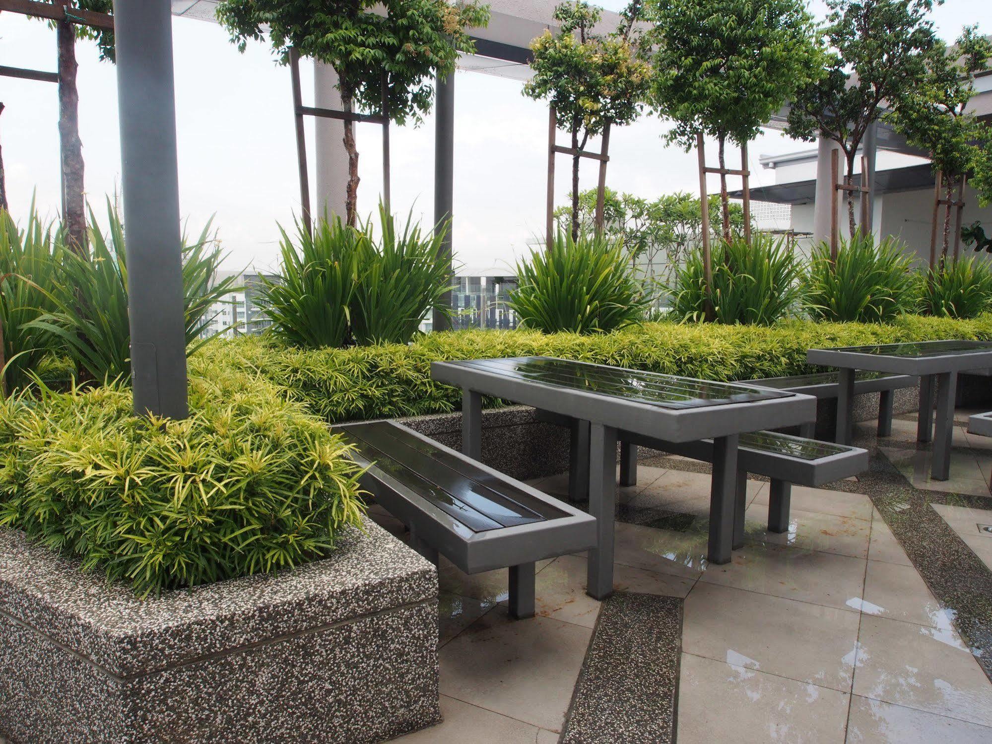 Premier Times International Hotel Seri Kembangan Exterior foto